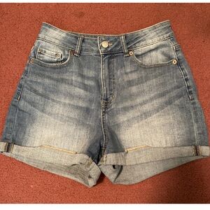 Truecraft Juniors jean shorts mom short size 9
